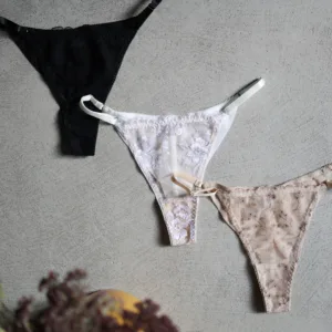 набір жіночих трусів