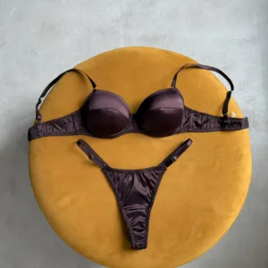 атласний комплект білизни